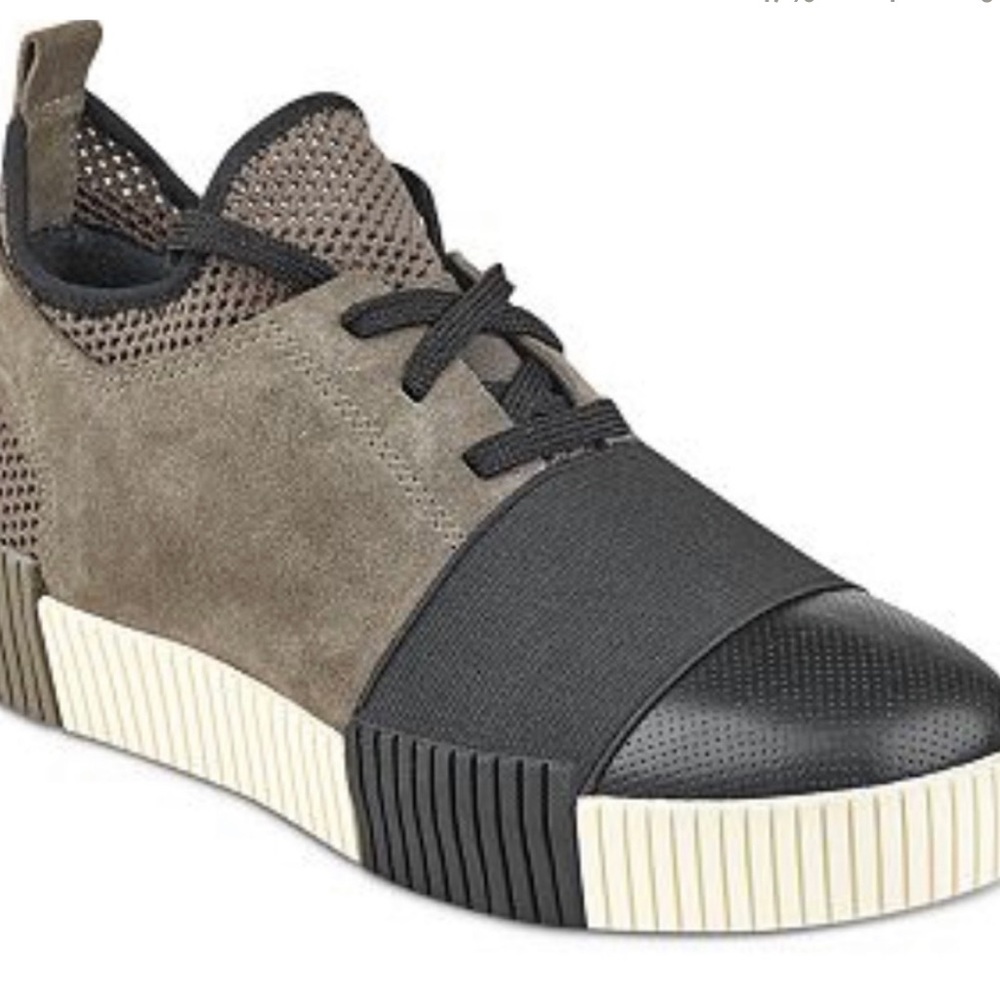Marc Fisher Sneakers